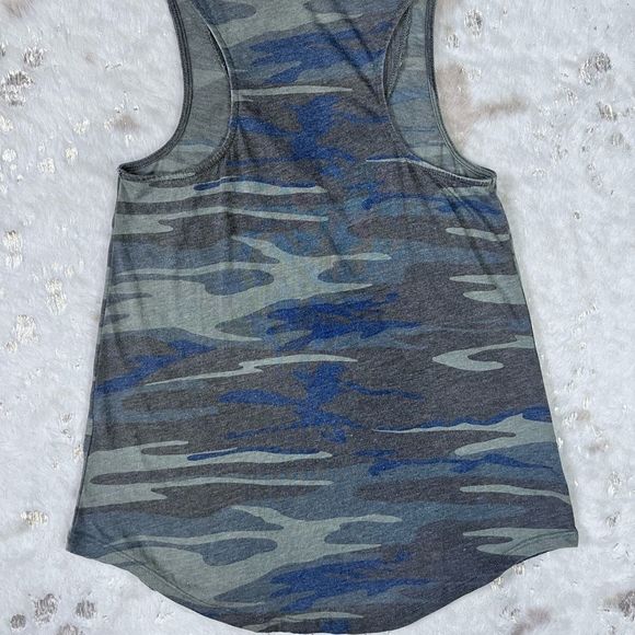 NWT altar’d state V Neck Muscle Tee Rounded Hem with Pocket💗 - Picture 4 of 5